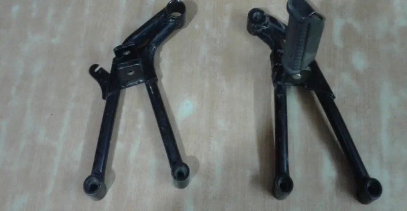 Welded tubular seat frame sub-assembly with flat mounting brackets